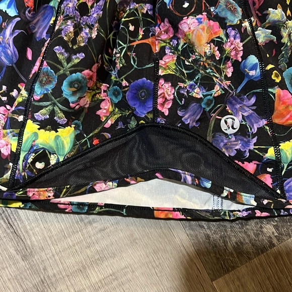 Lululemon Hotty Hot High Rise lined Flowerscope Black Multi size 0 - Picture 5 of 14